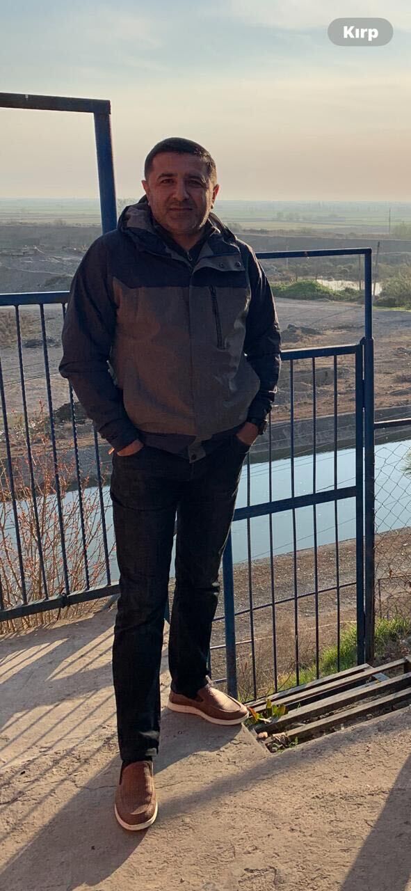  40467706  Samir, 47 ,    