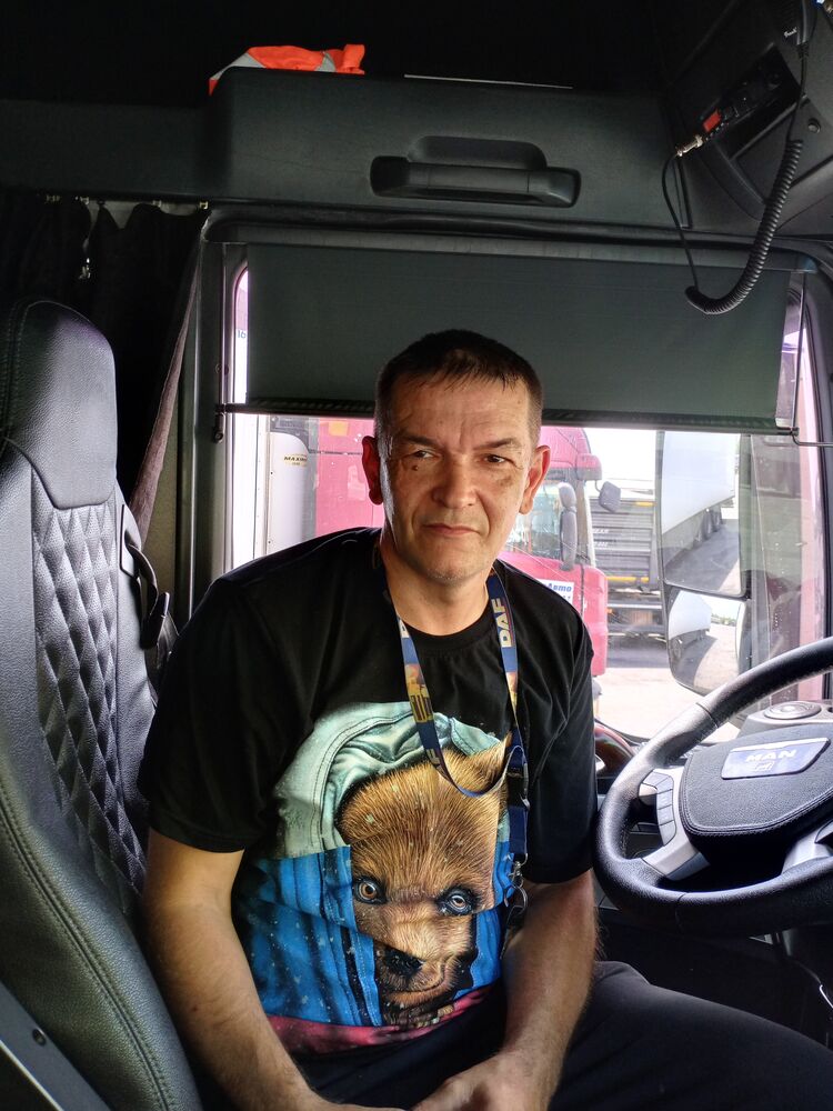  44035916  Sergey, 48 ,    --