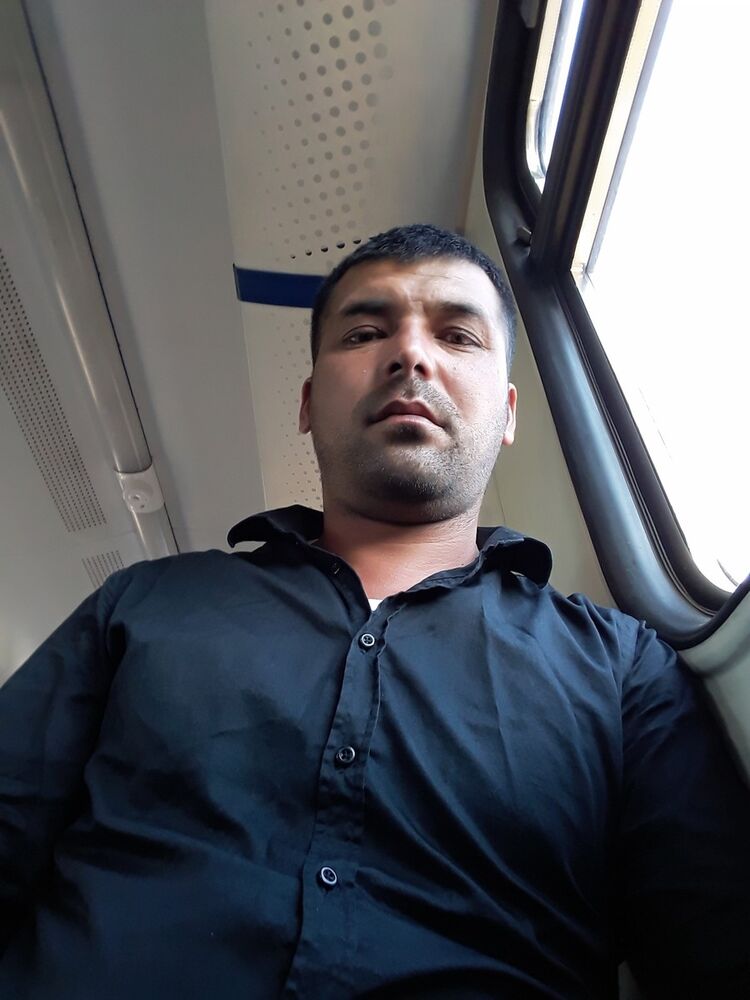  16825686  Fayzullo, 42 ,    
