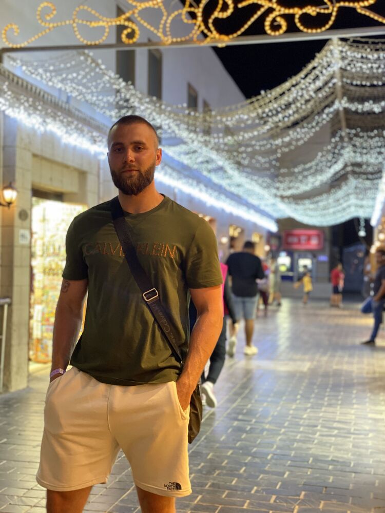 ,   Artem, 29 ,   ,   