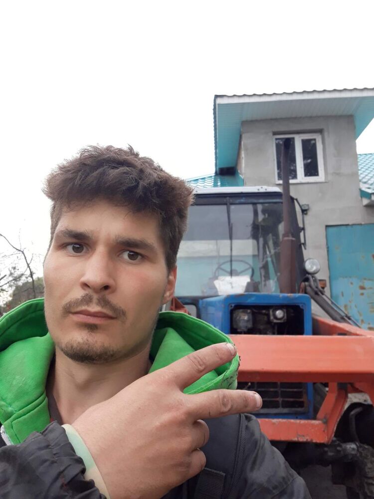  34254366  Vasili, 32 ,    