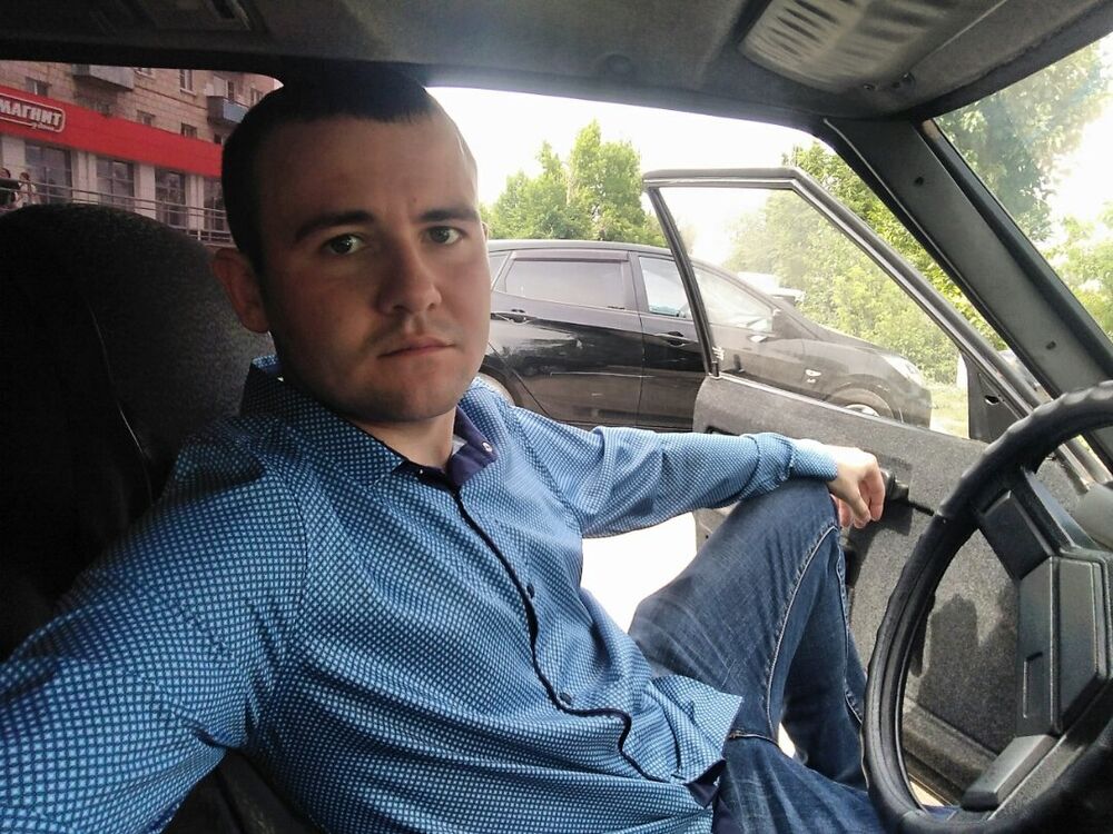  22725626  Artem, 29 ,    