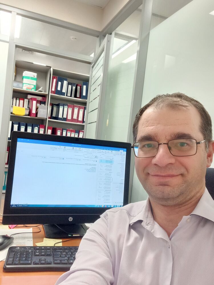  ,   Sergi, 49 ,   ,   