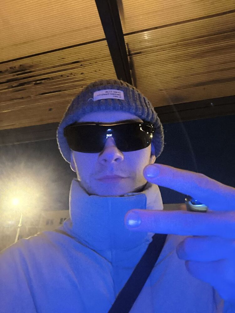  49609326  , 24 ,    