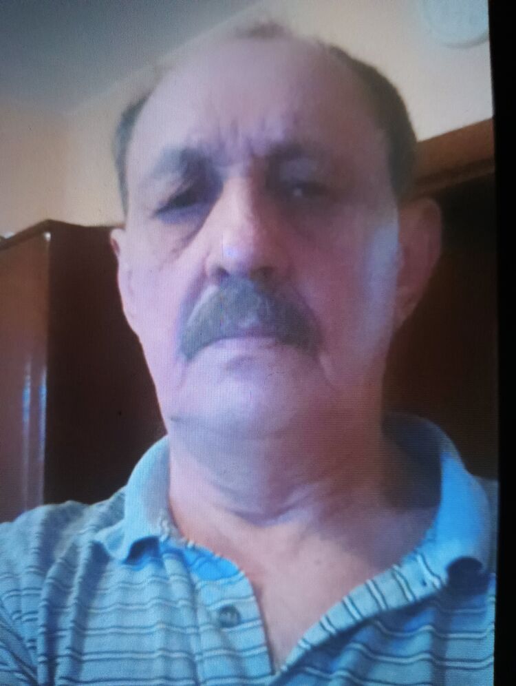  53784786  Alexander, 70 ,    -