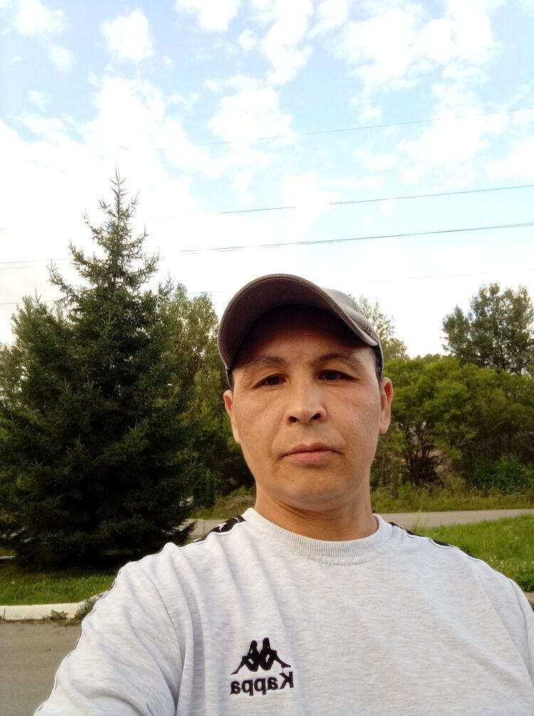  46272696  Vitaly, 41 ,    