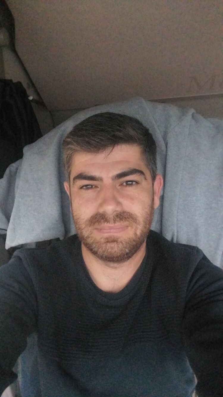  ,   Mutlu, 37 ,   ,   