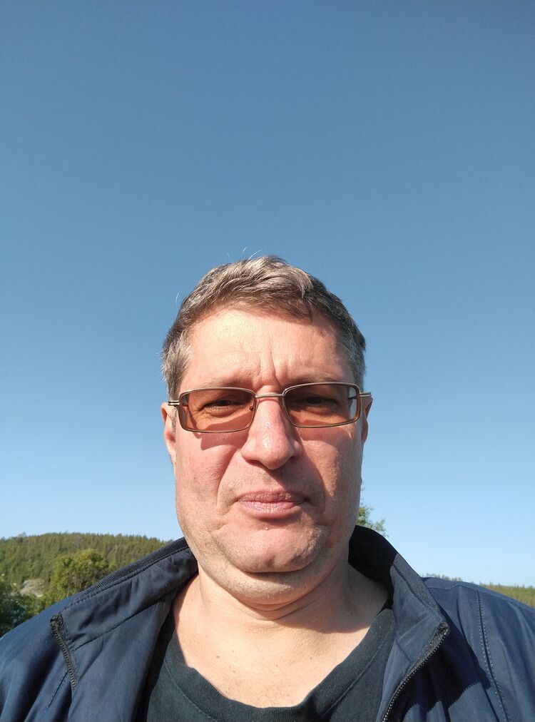  52871386  Valeri, 51 ,    