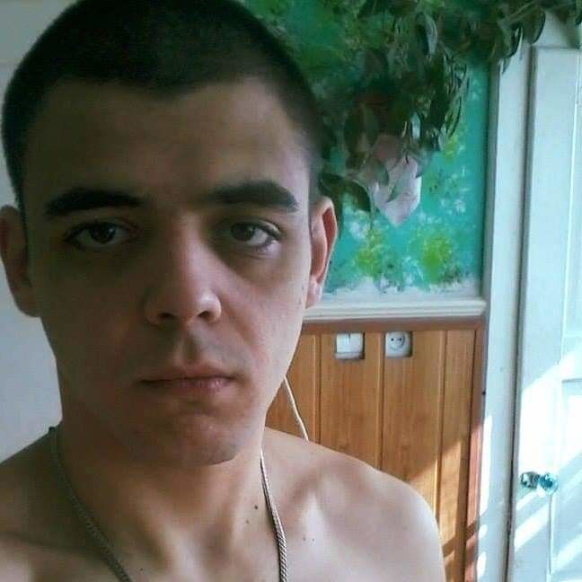  18694106  Artur, 30 ,    