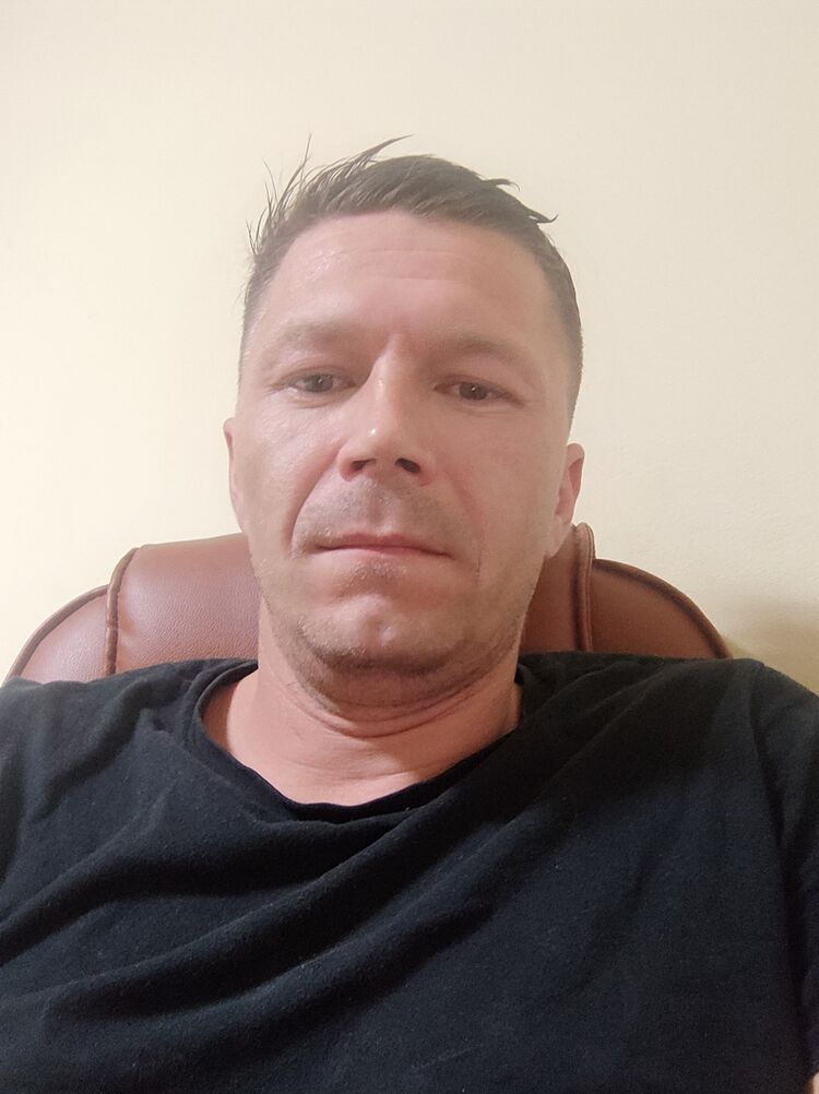  31455346  Denis, 37 ,    
