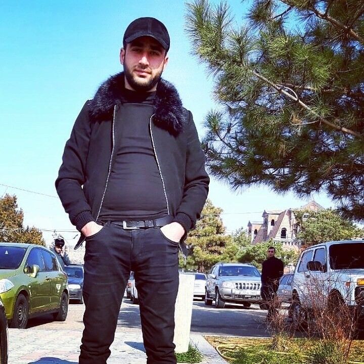  ,   Artur, 32 ,   ,   , c 