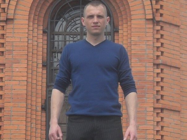  9162606  Vladimir, 37 ,    