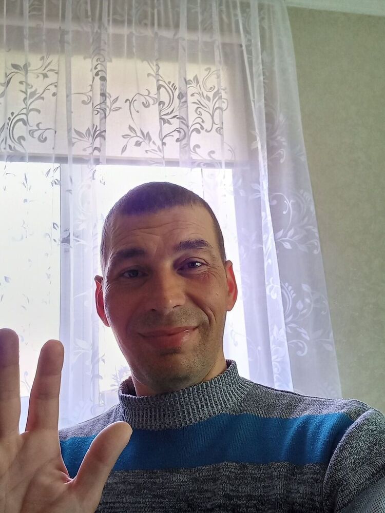  ,   Eduard, 46 ,   ,   