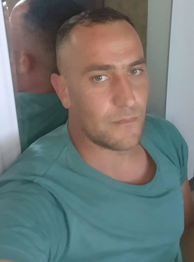  39862576  Valyok, 35 ,    