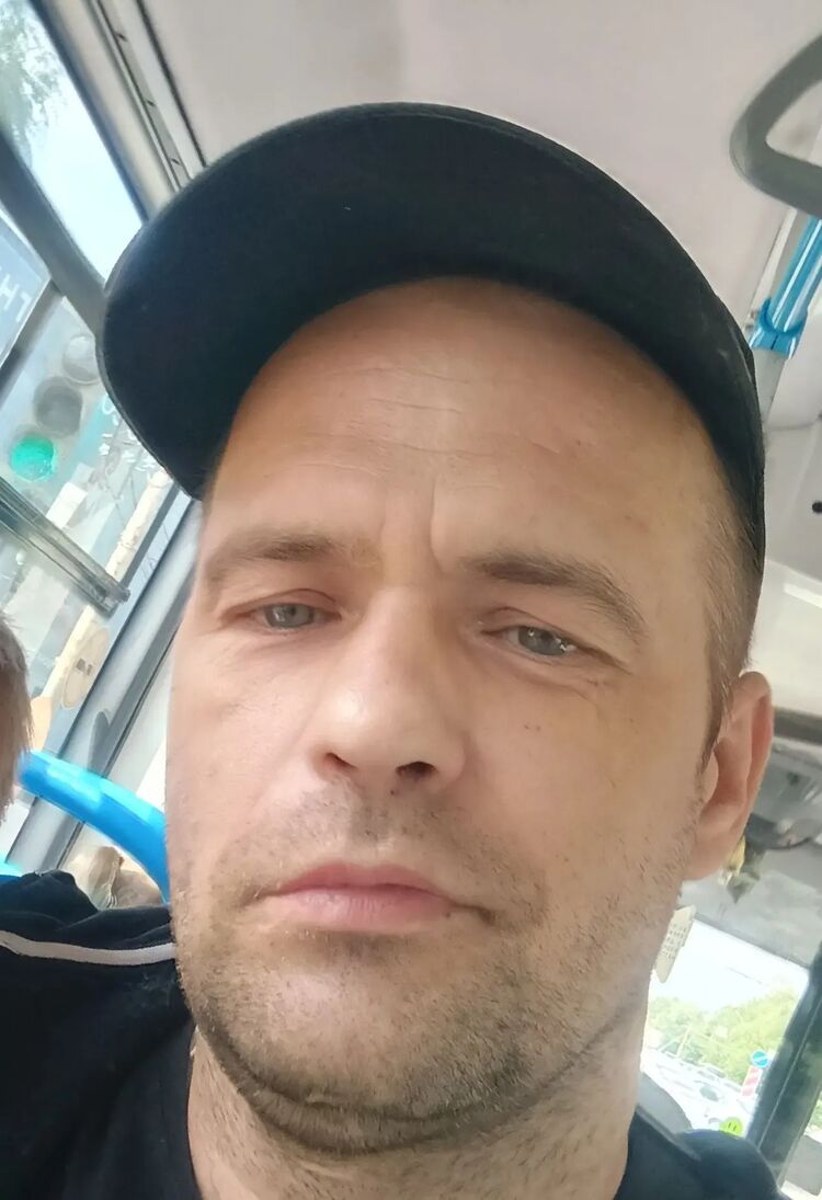  53353596  , 48 ,    --
