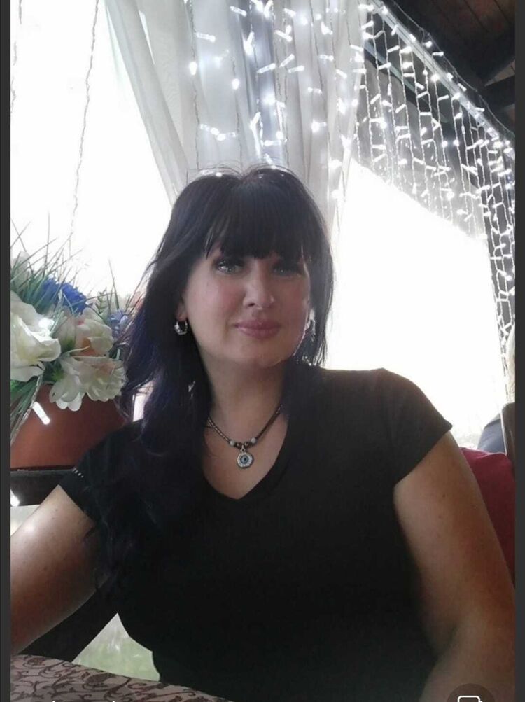  -,   Lora, 52 ,     , c 