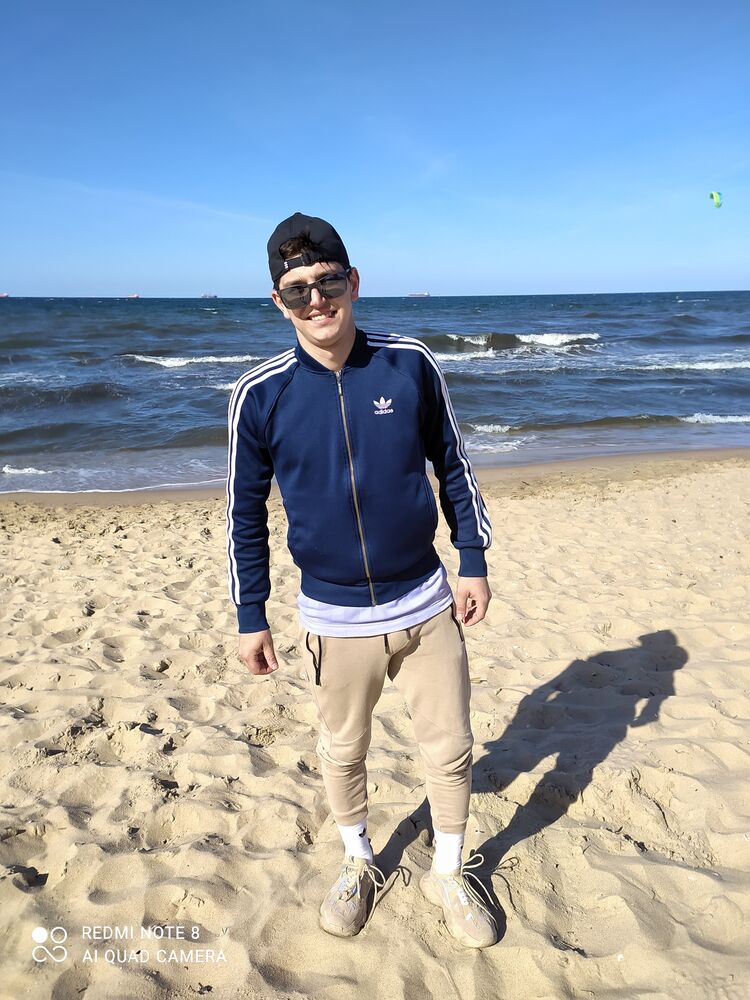  28922646  Vlad, 27 ,    