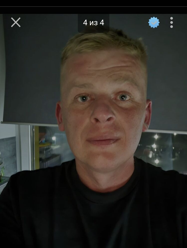  51311386  Artur, 40 ,    