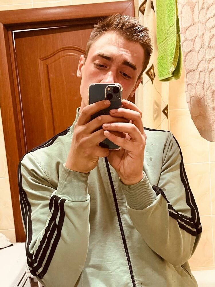  35333556  Vlad, 23 ,    