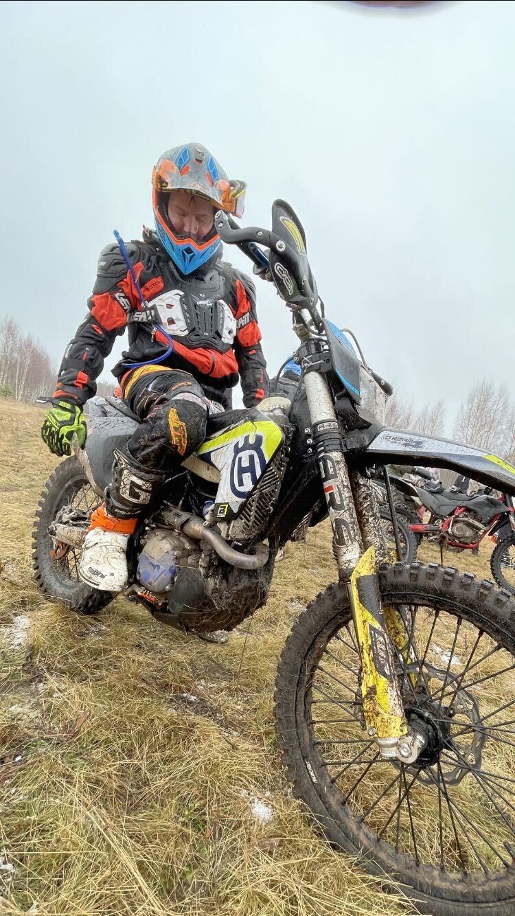  28356036  Petr, 35 ,    -