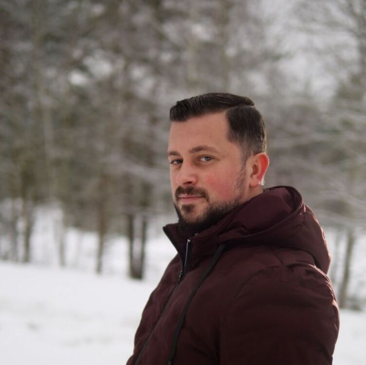  54254676  Maxim, 32 ,    