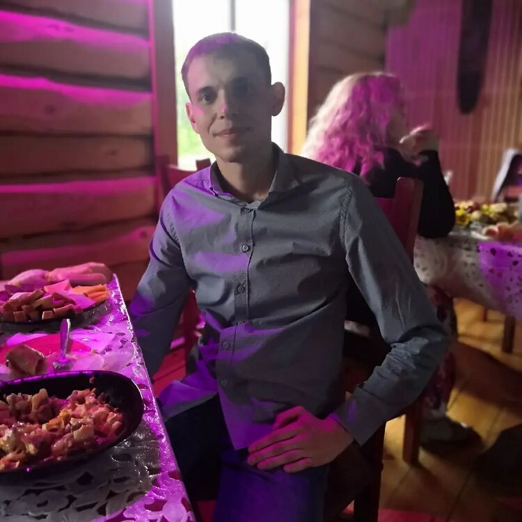  ,   Dmitry, 37 ,   ,   , c , 