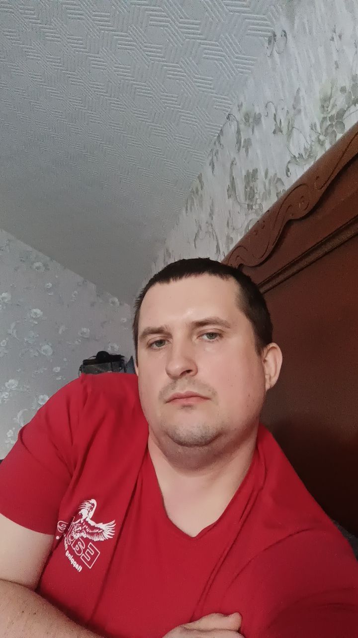  50285916  Maxim, 36 ,    