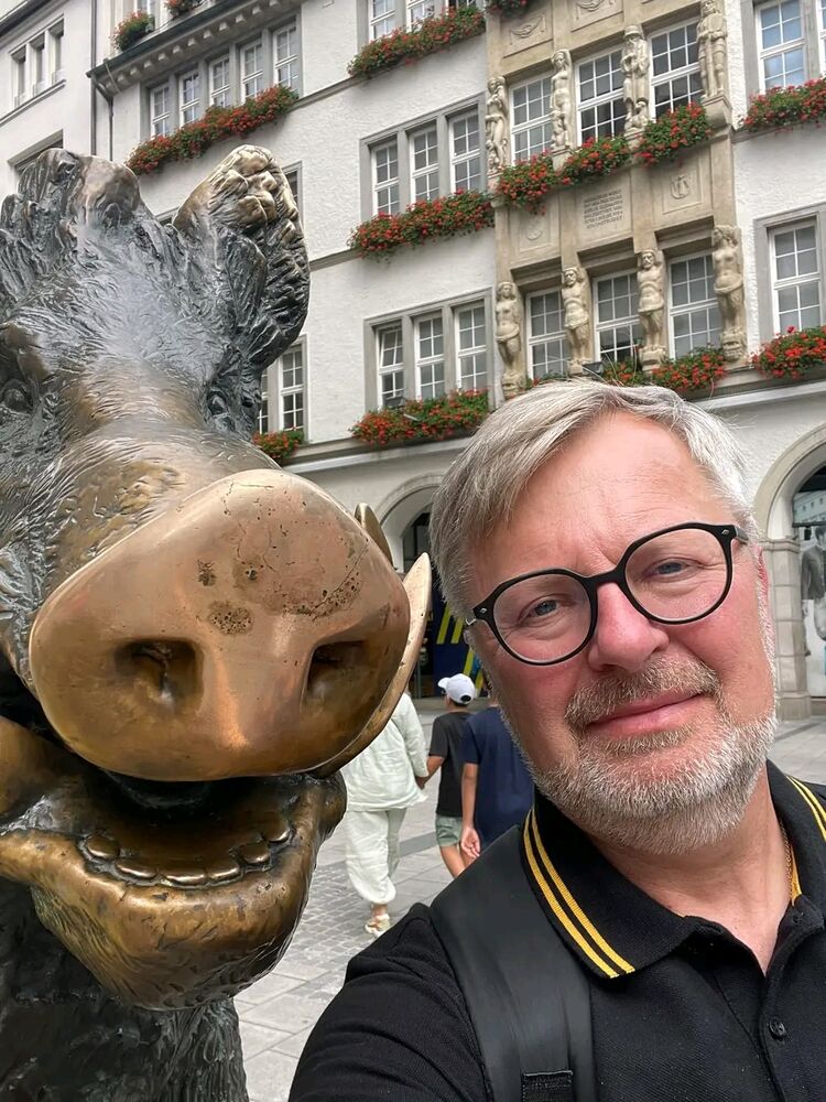  Friston,   David, 65 ,   ,   