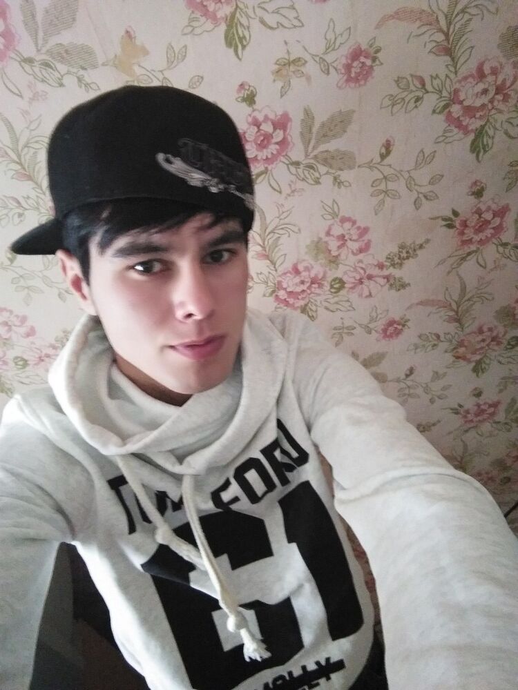  7500166  Alex, 27 ,    