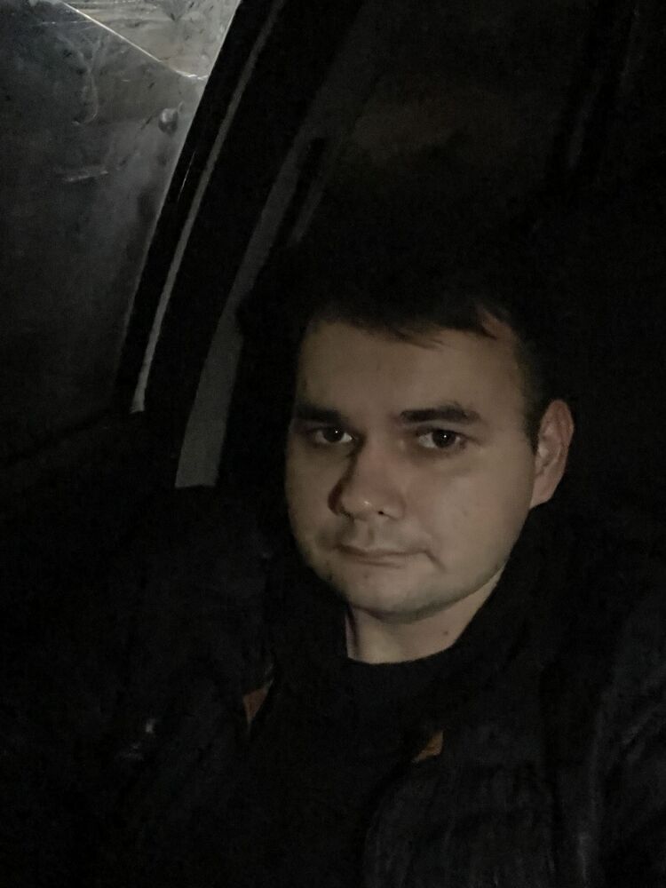  54338996  Valentin, 26 ,    