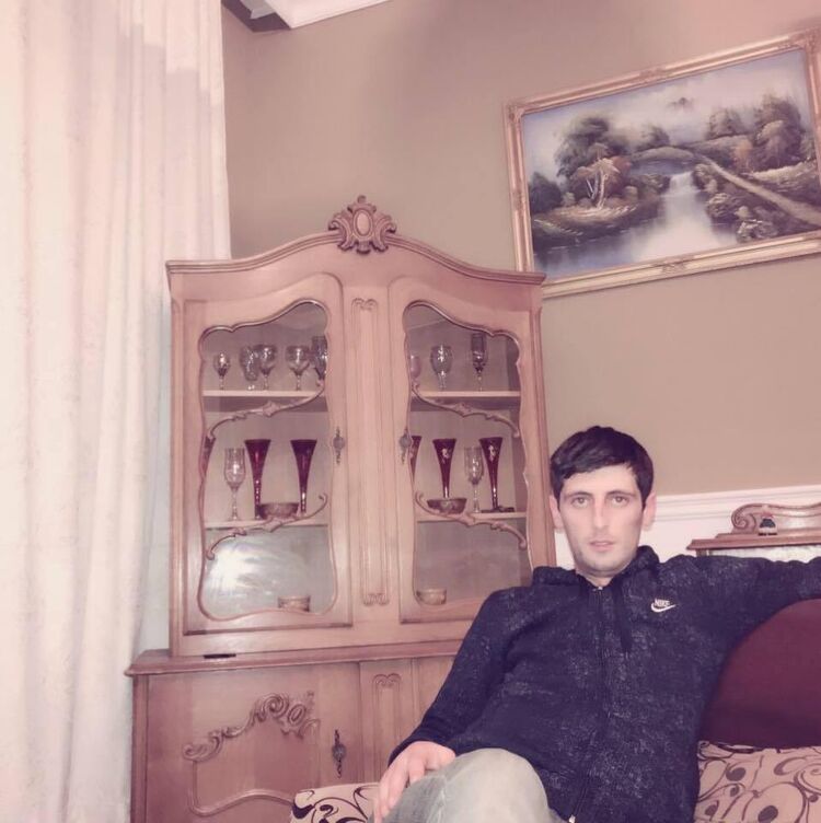  ,   Lasha, 42 ,   ,   , c , 
