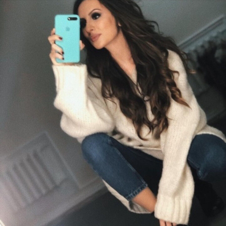  ,   Luna, 32 ,  