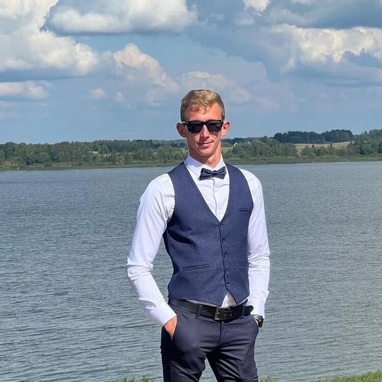  ,   Deniss, 33 ,   ,   