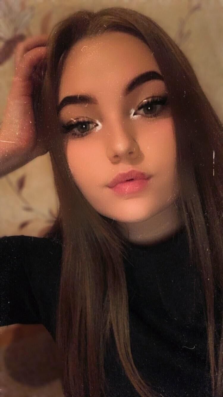  ,   Katerina, 21 ,  