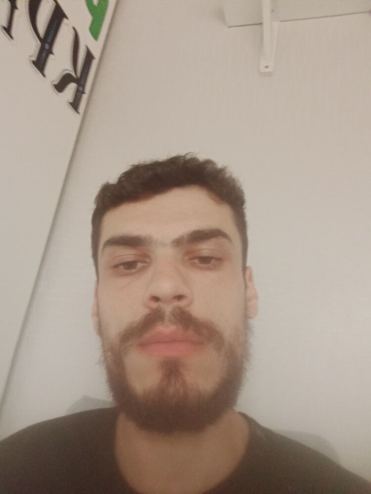  43368076  Robert, 28 ,    