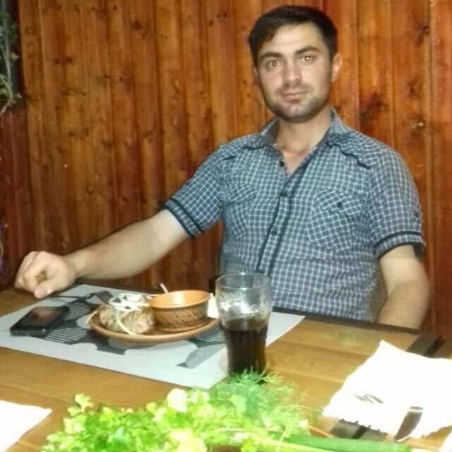  19179956  Cahid, 30 ,    