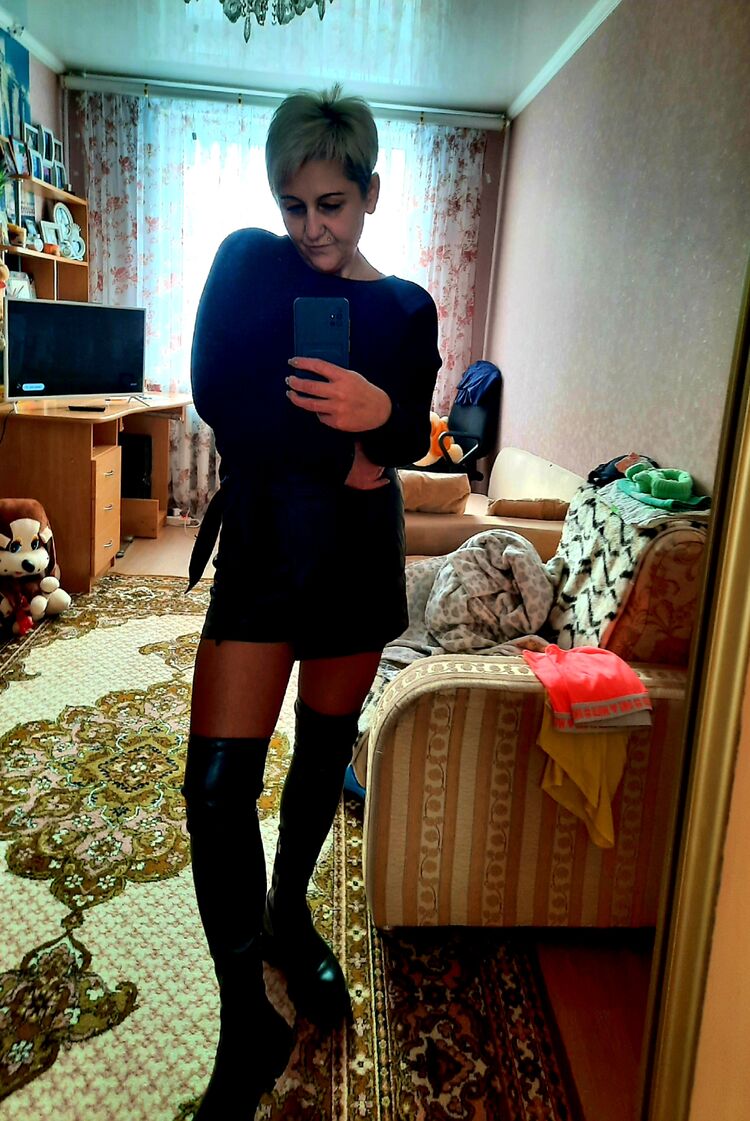  ,   Elena, 47 ,   ,   