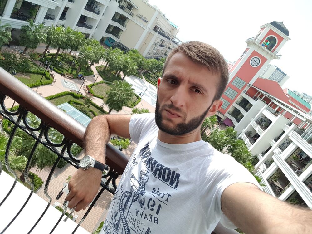  18557436  Levan, 31 ,    