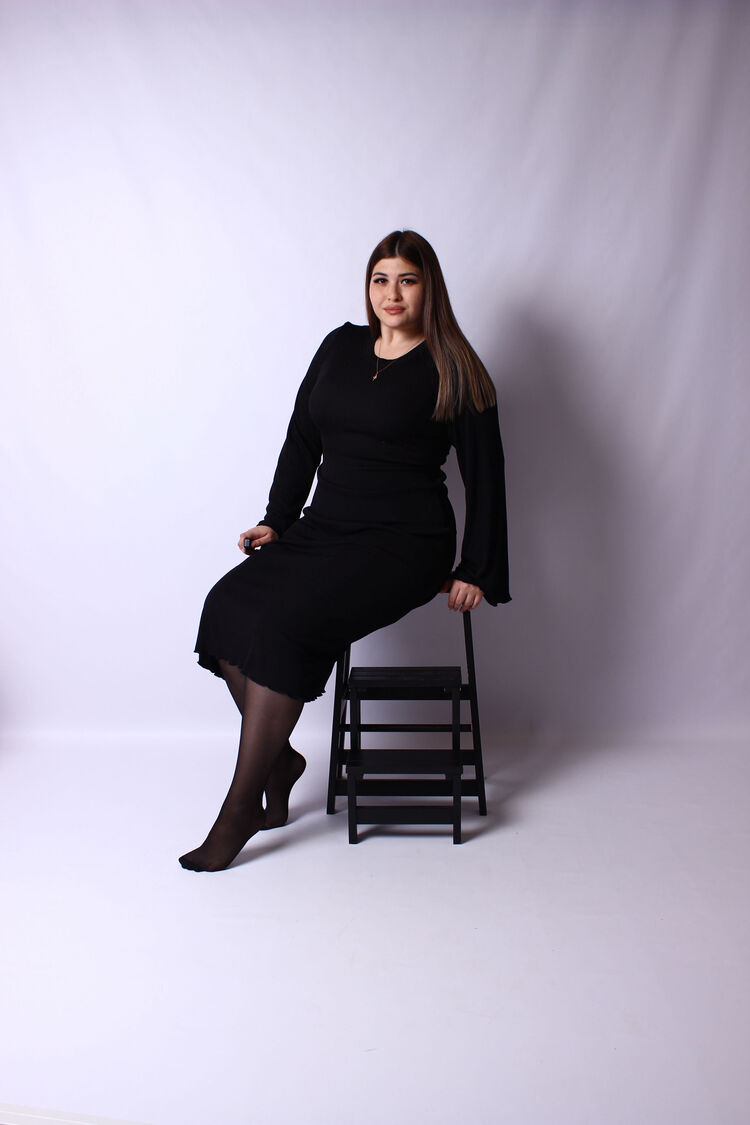  ,   Veronika, 25 ,   ,   