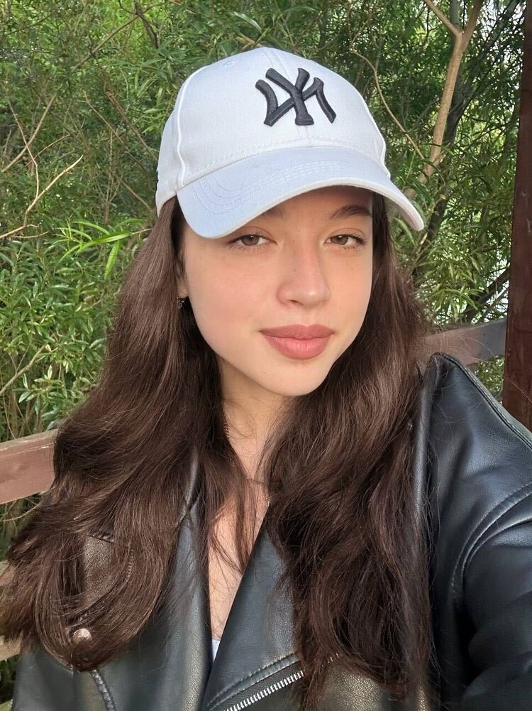  ,   Daria, 20 ,   ,   