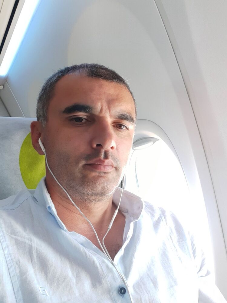  ,   Black, 44 ,   