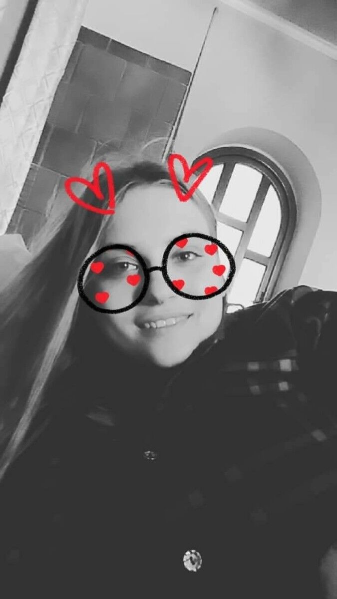  18590766  Ilona, 25 ,    