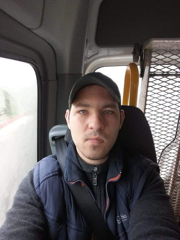 40427406  , 34 ,    