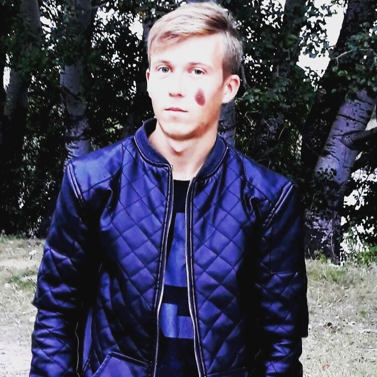  29408946  Valeriu, 28 ,    
