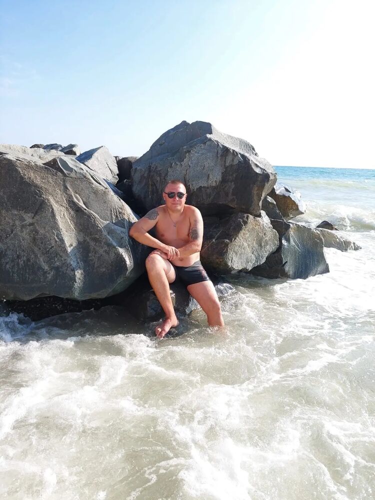  ,   Alex, 39 ,   ,   