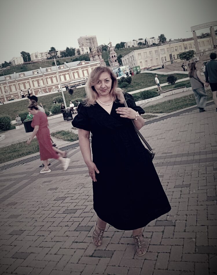  51865796  Olga, 48 ,     