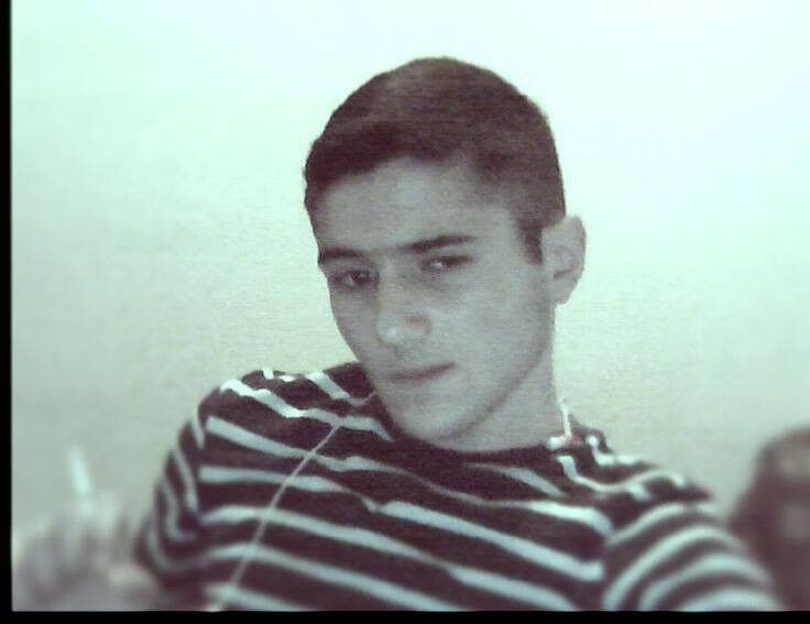  ,   Artur, 32 ,   
