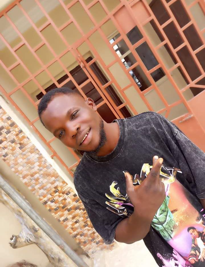  Lagos,   Biodun, 25 ,   ,   