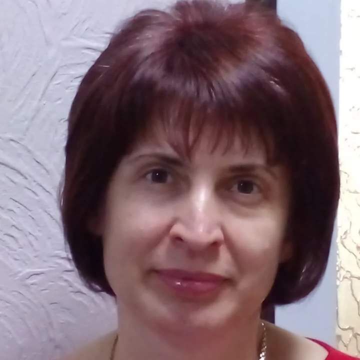  ,   Olesea, 44 ,   c 