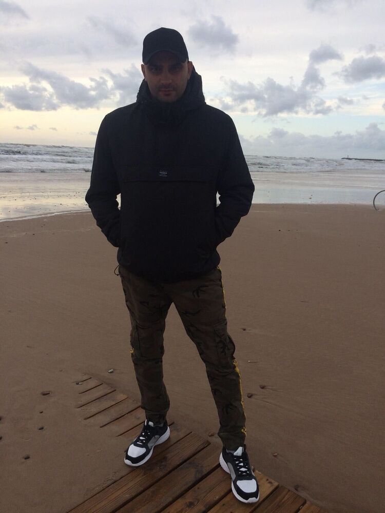  ,   Vladimir, 37 ,   ,   